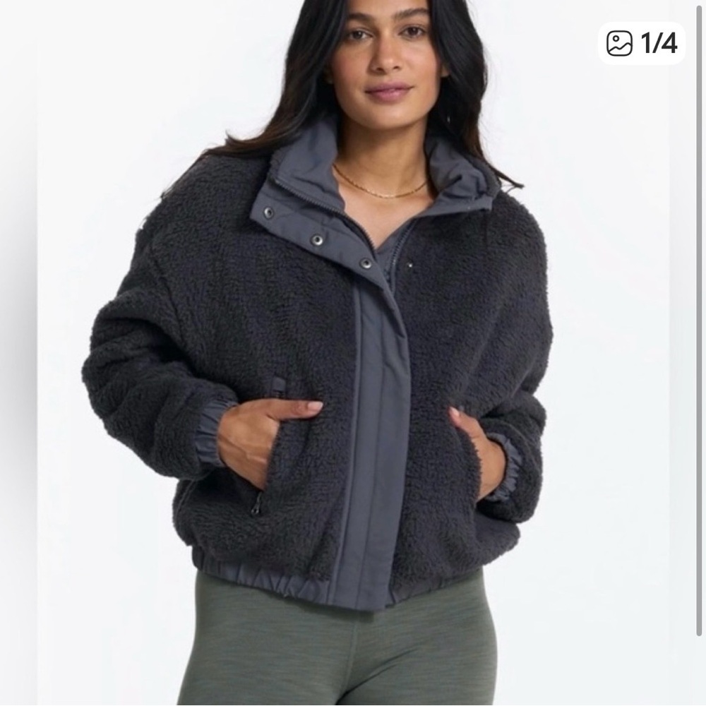 Cozy Vuori Sherpa Zip Jacket in Charcoal